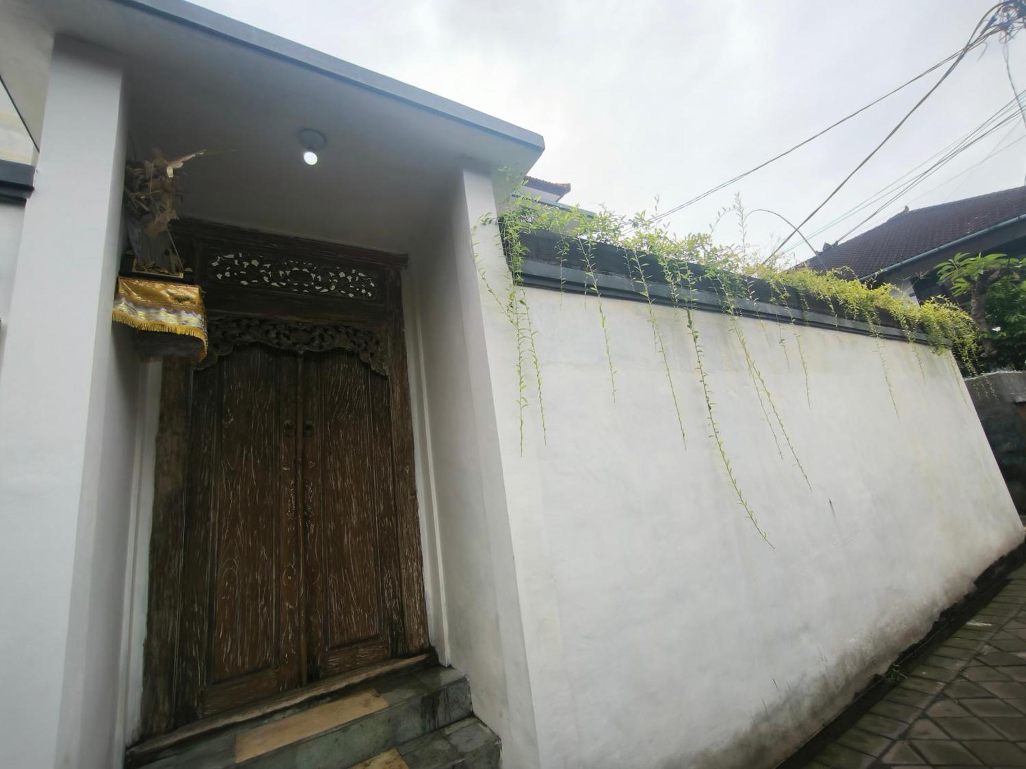 סמיניאק Ken Ken Guest House מראה חיצוני תמונה
