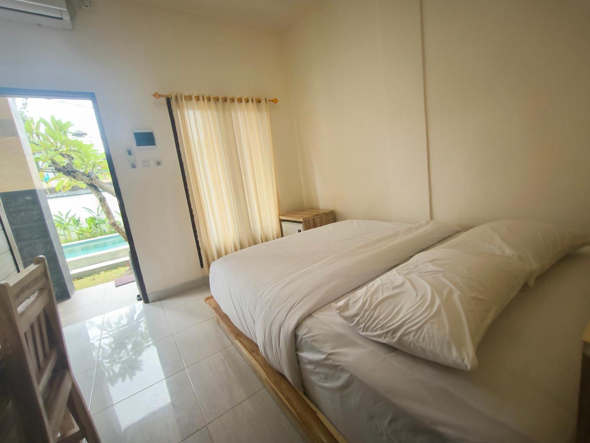 סמיניאק Ken Ken Guest House מראה חיצוני תמונה