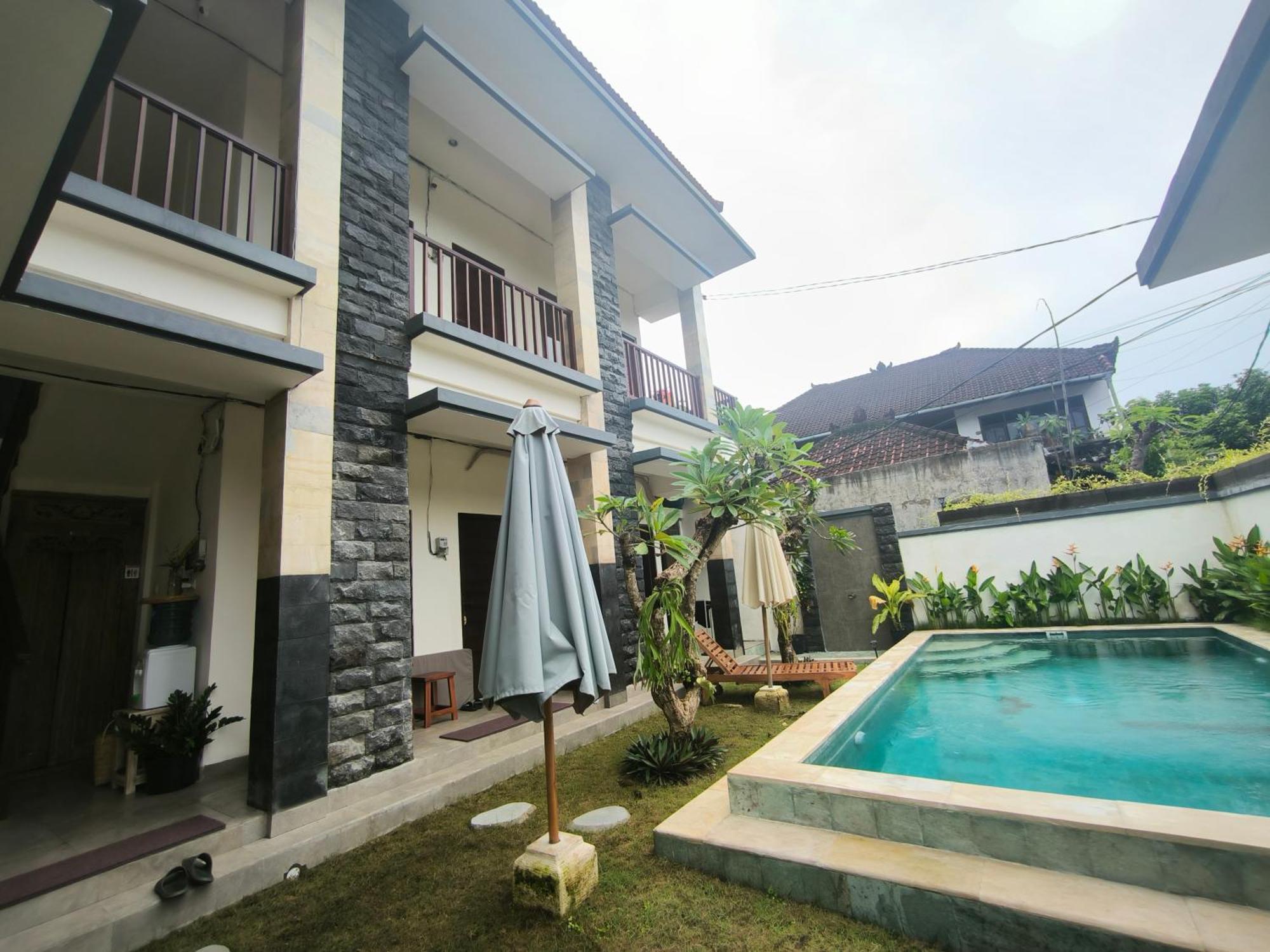 סמיניאק Ken Ken Guest House מראה חיצוני תמונה