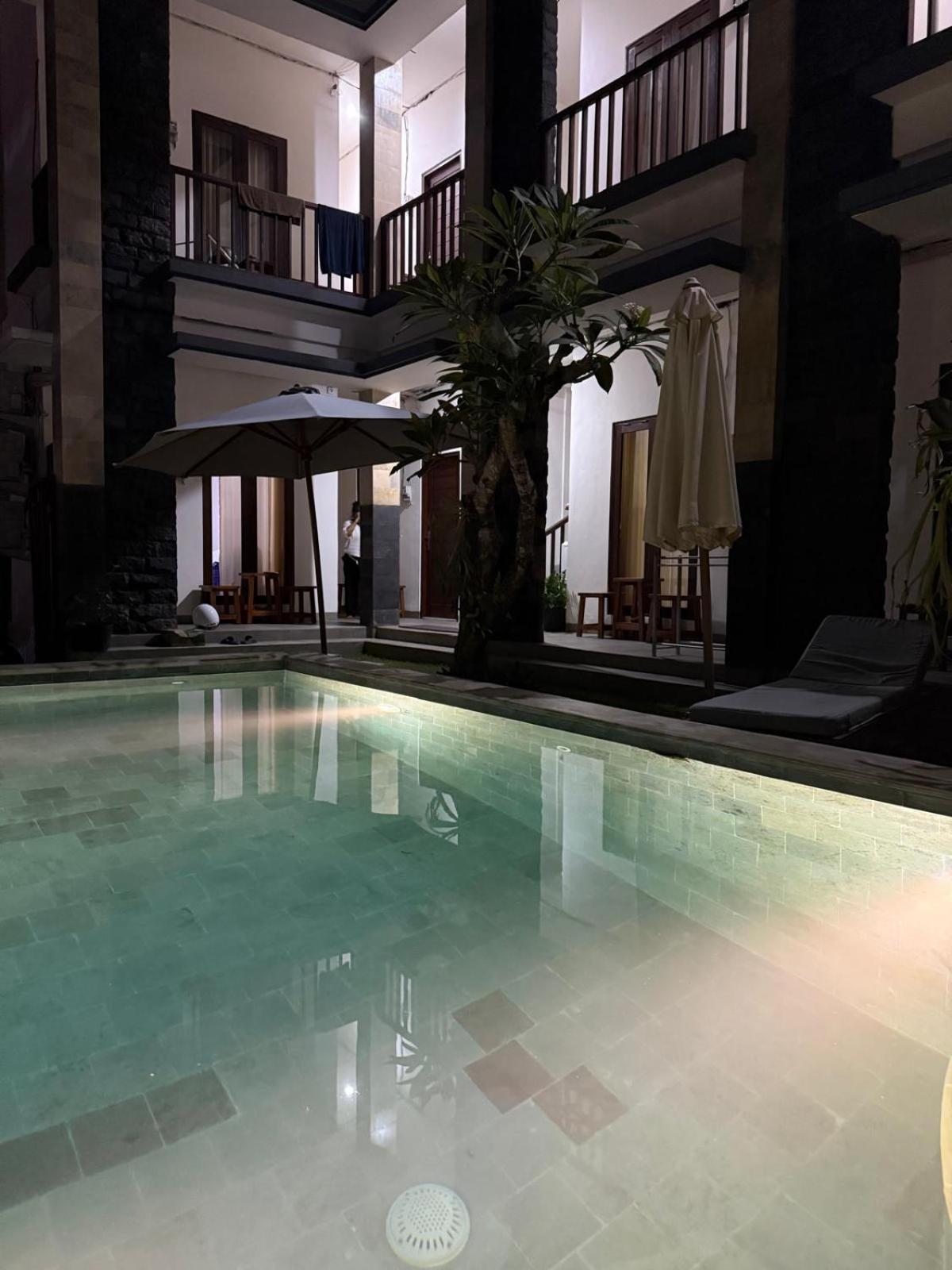 סמיניאק Ken Ken Guest House מראה חיצוני תמונה