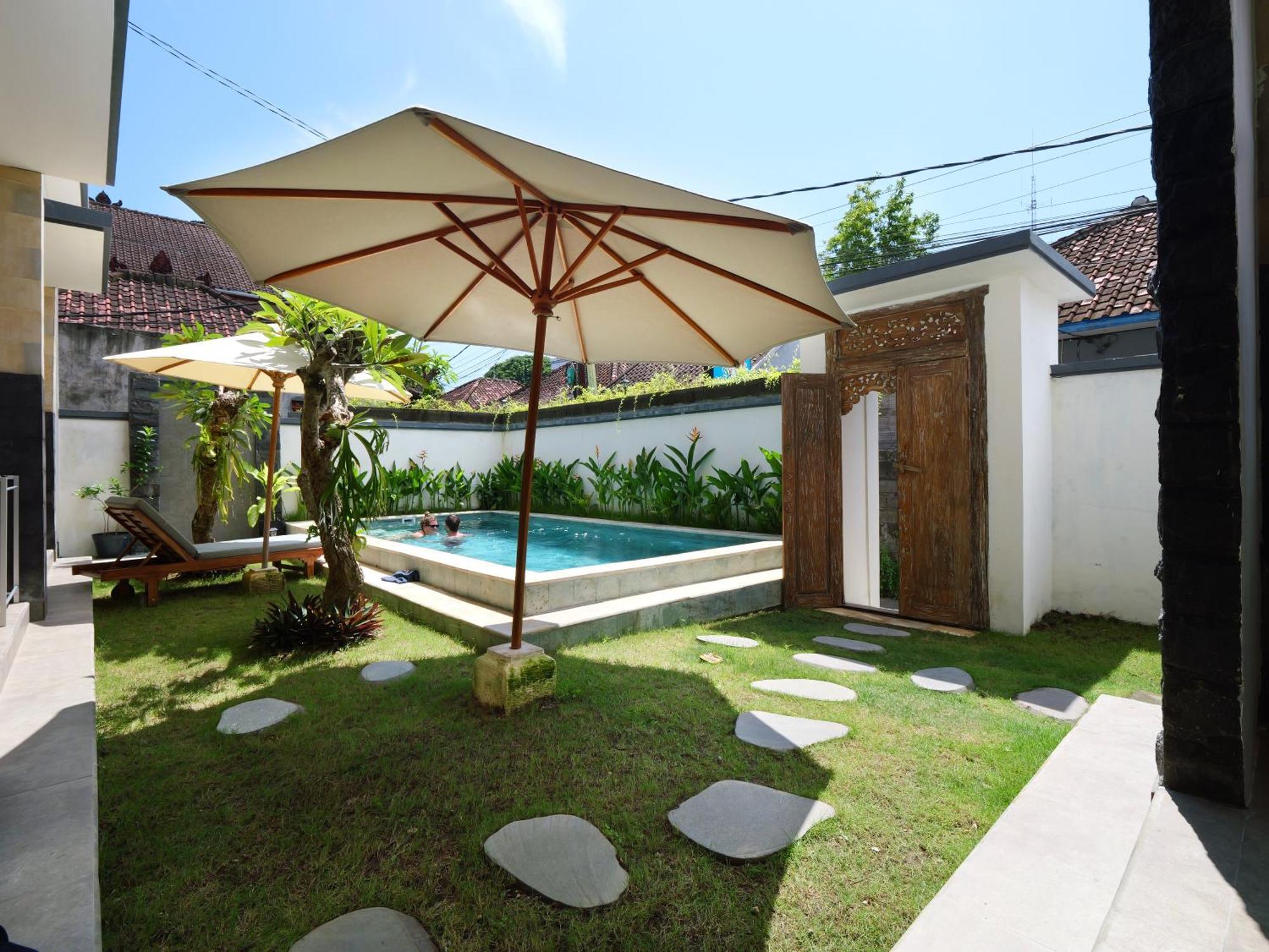 סמיניאק Ken Ken Guest House מראה חיצוני תמונה