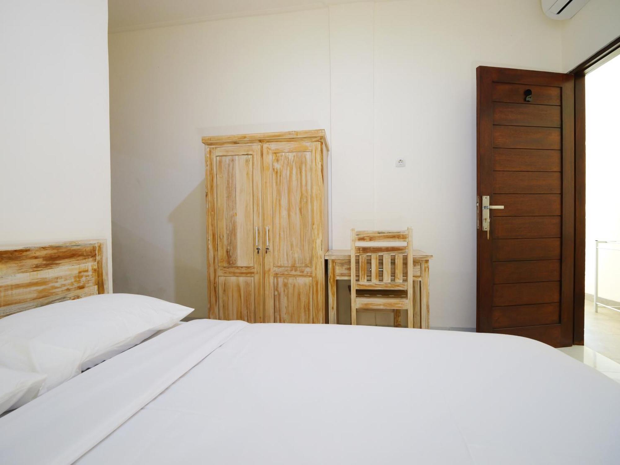 סמיניאק Ken Ken Guest House מראה חיצוני תמונה