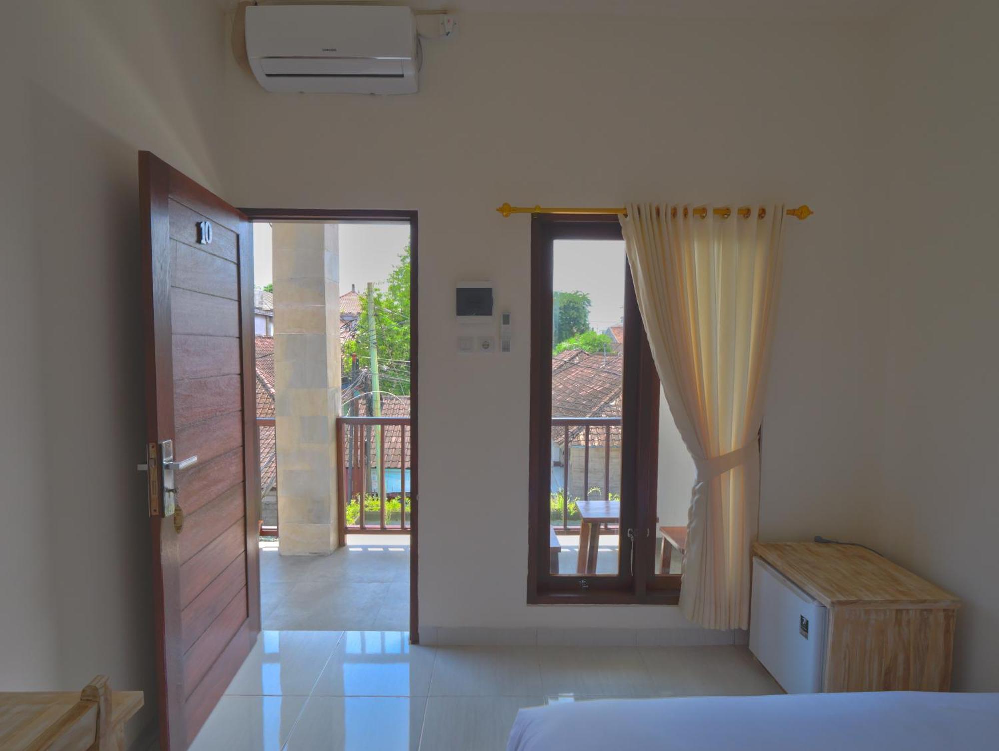 סמיניאק Ken Ken Guest House מראה חיצוני תמונה