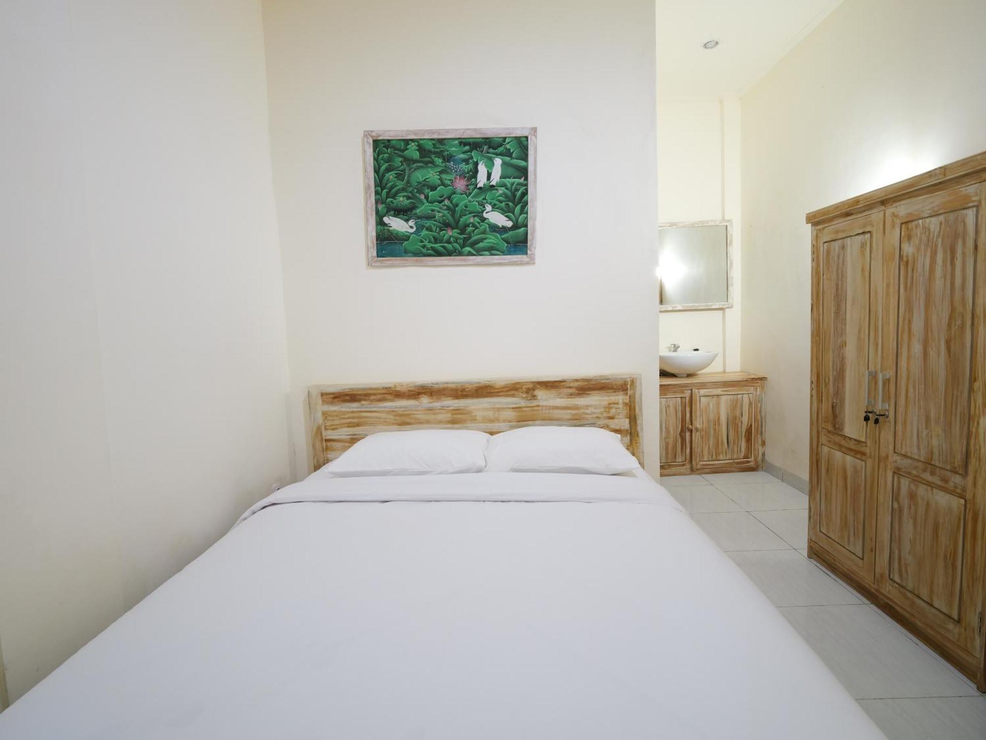 סמיניאק Ken Ken Guest House מראה חיצוני תמונה