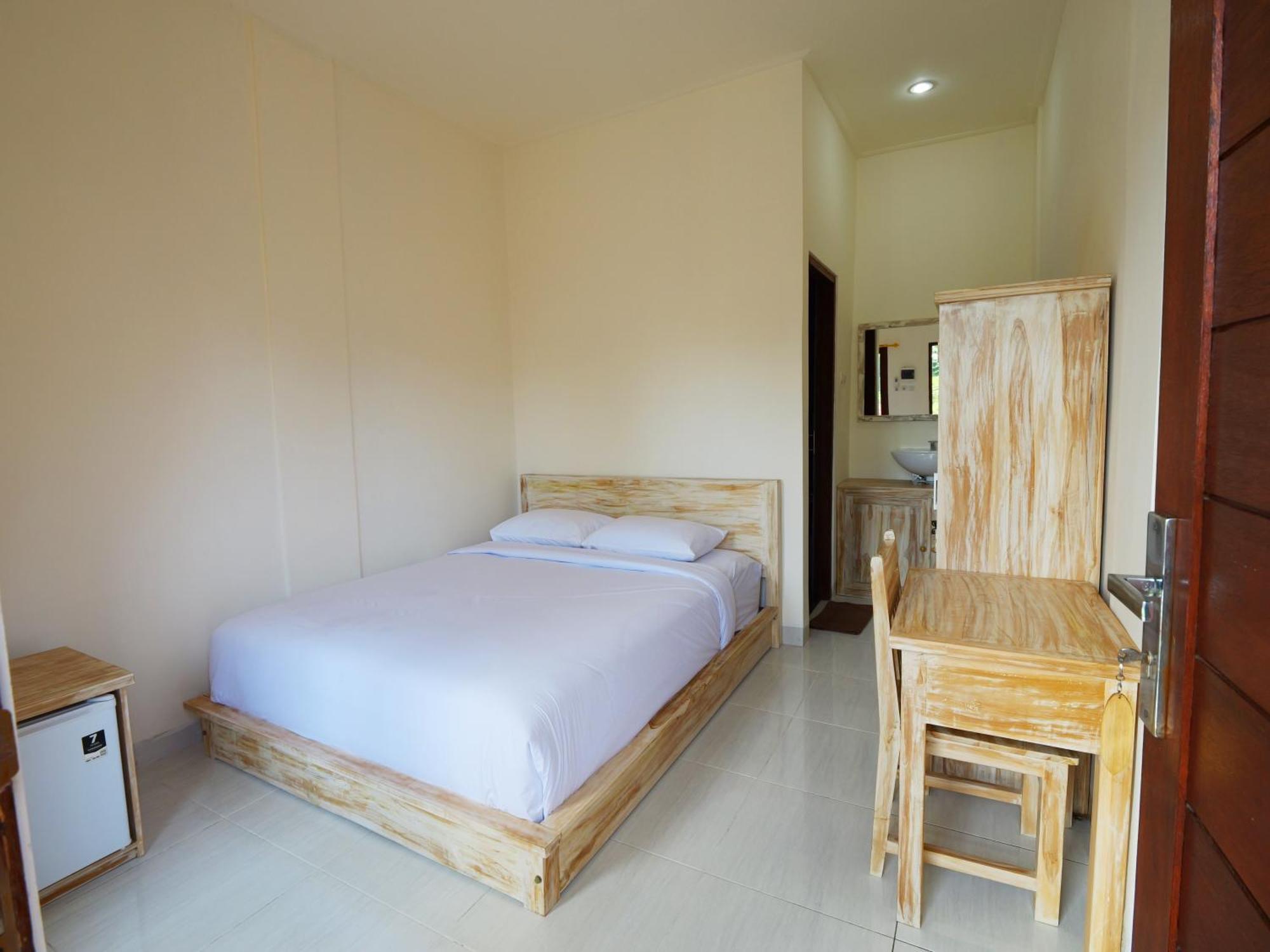 סמיניאק Ken Ken Guest House מראה חיצוני תמונה