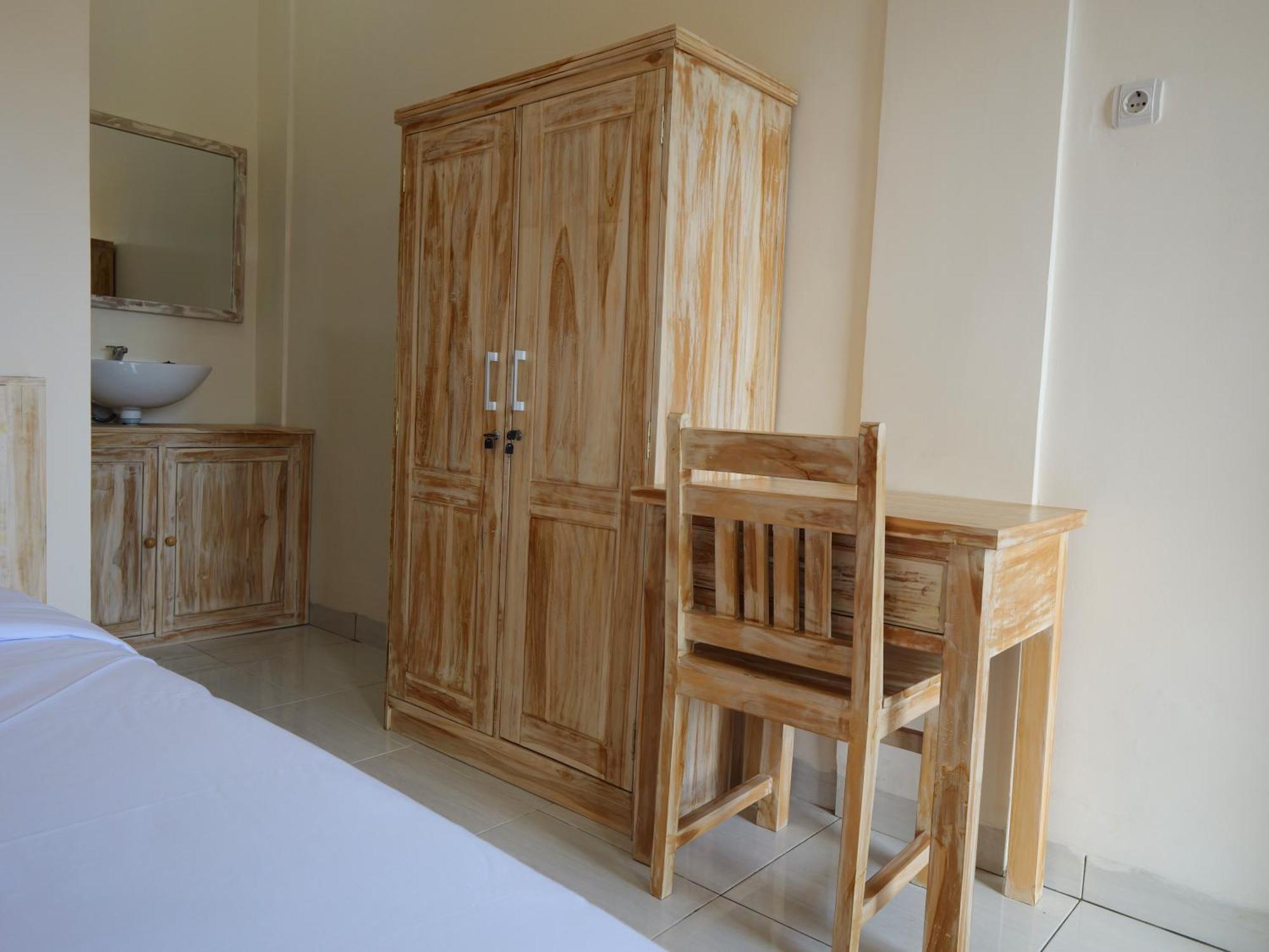 סמיניאק Ken Ken Guest House מראה חיצוני תמונה